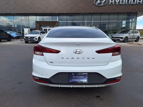 2020 Hyundai ELANTRA SE