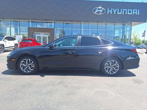 2022 Hyundai SONATA SEL