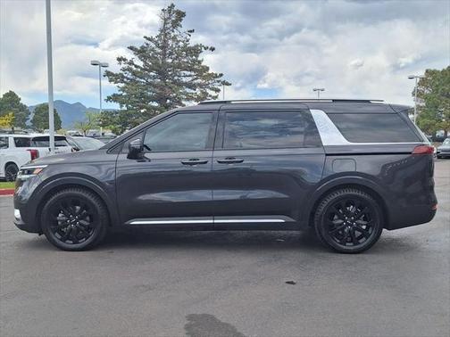 2022 Kia Carnival SX