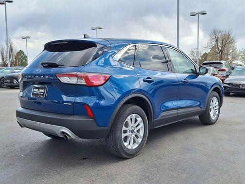 Blue Metallic 2022 Ford Escape SE