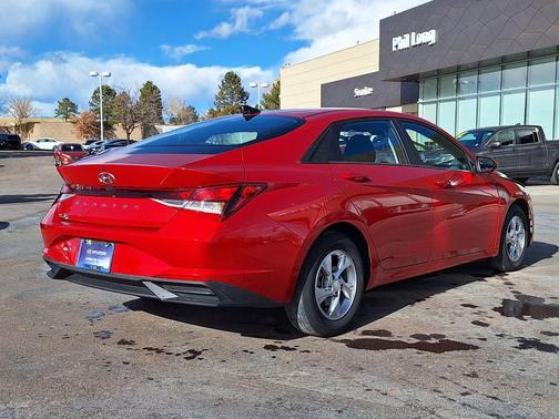 2021 Hyundai ELANTRA SE