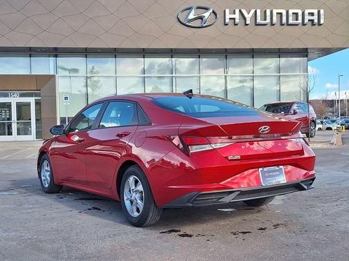 2021 Hyundai ELANTRA SE