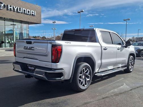 2022 GMC Sierra 1500 SLT