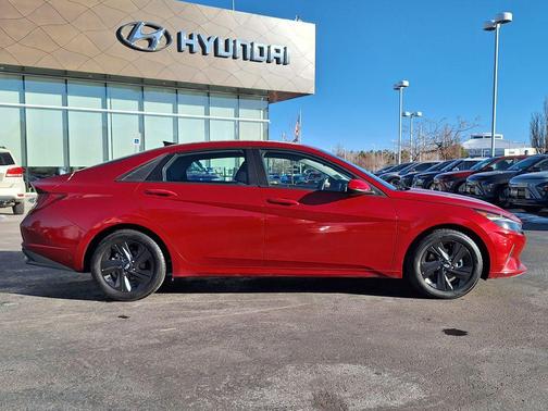 2022 Hyundai ELANTRA HEV Blue