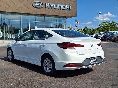2019 Hyundai ELANTRA SE