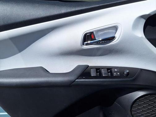 2022 Toyota Prius LE