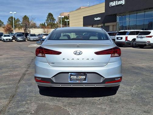 2019 Hyundai ELANTRA SE
