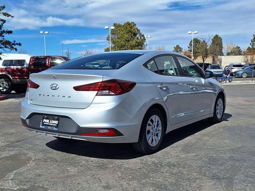 2019 Hyundai ELANTRA SE