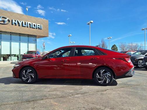 2025 Hyundai ELANTRA HEV SEL Sport