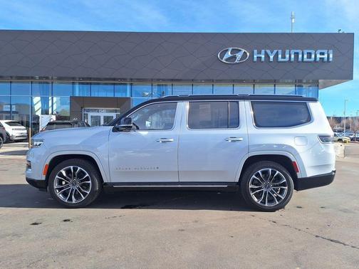 Silver Zynith 2023 Jeep Grand Wagoneer Series III