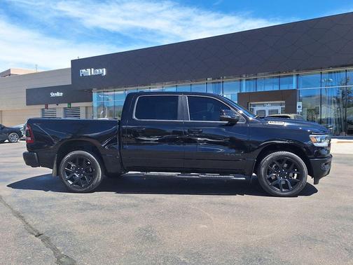 Diamond Black Crystal Pearlcoat 2023 RAM 1500 Sport