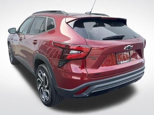 Crimson Metallic 2025 Chevrolet Trax FWD 2RS