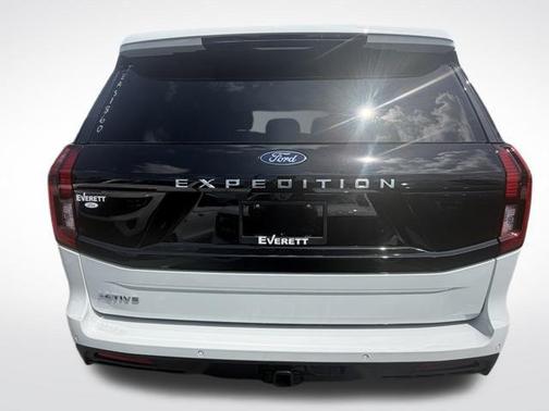 Oxford White 2026 Ford Expedition Active