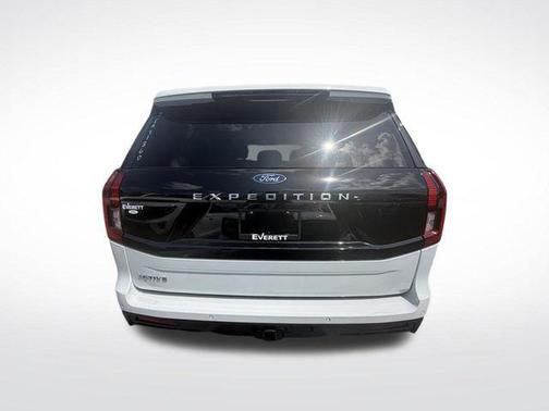 Oxford White 2026 Ford Expedition Active