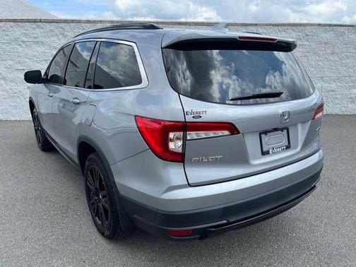 Lunar Silver Metallic 2022 Honda Pilot 2WD Special Edition