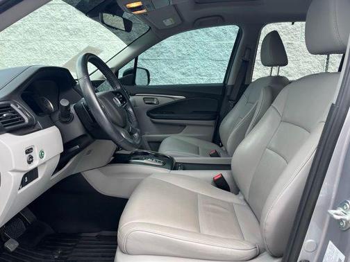 Lunar Silver Metallic 2022 Honda Pilot 2WD Special Edition