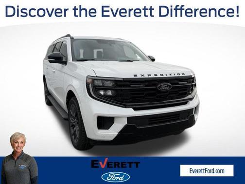Star White Metallic Tri-Coat 2026 Ford Expedition Max Platinum