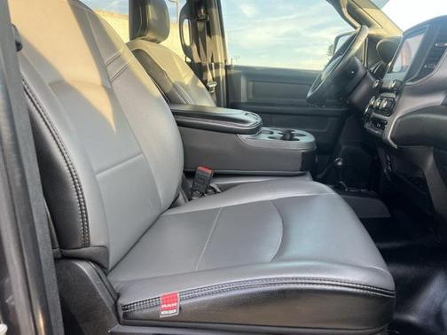 2024 RAM 2500 Tradesman Crew Cab 4x4 6'4' Box