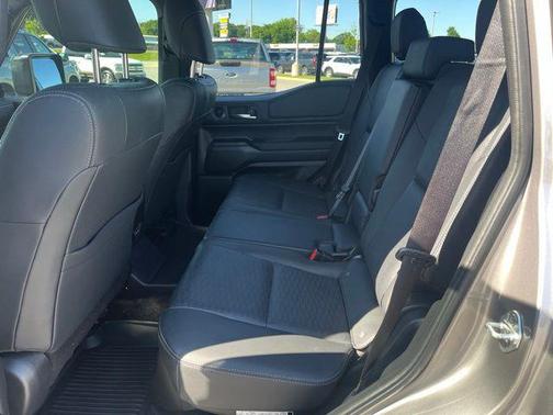 Meteor 2025 Toyota Land Cruiser Base