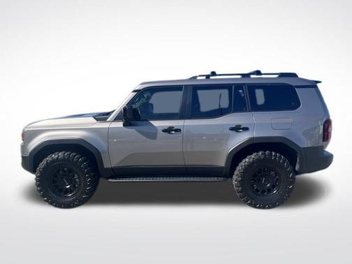 Meteor 2025 Toyota Land Cruiser Base
