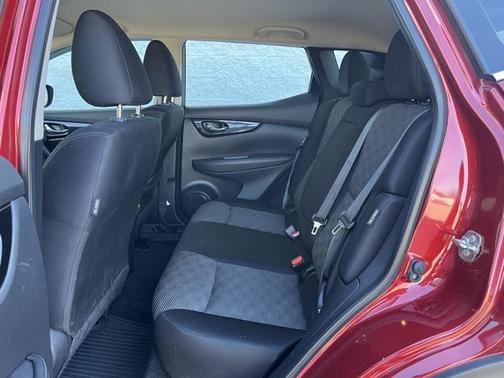 2022 Nissan Rogue Sport SV