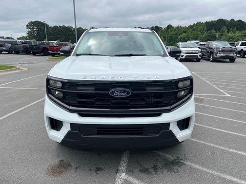 Oxford White 2026 Ford Expedition Active