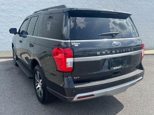 Dark Matter Gray Metallic 2024 Ford Expedition XLT
