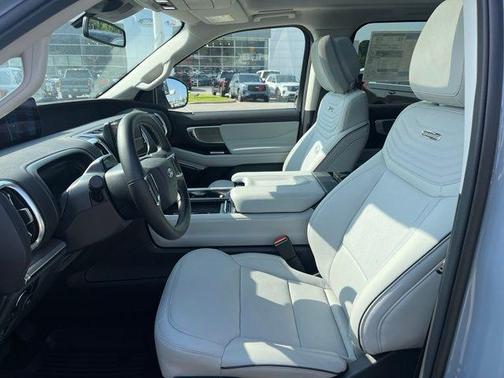 Gray 2027 Ford Expedition Platinum