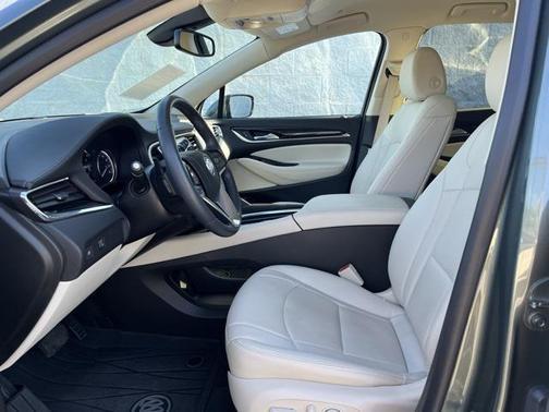 2023 Buick Enclave Essence FWD
