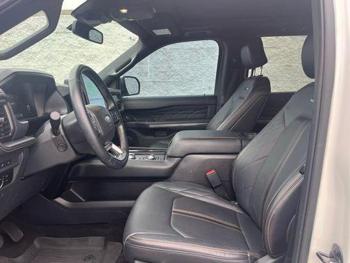 Star White Metallic Tri-Coat 2023 Ford Expedition Max Platinum