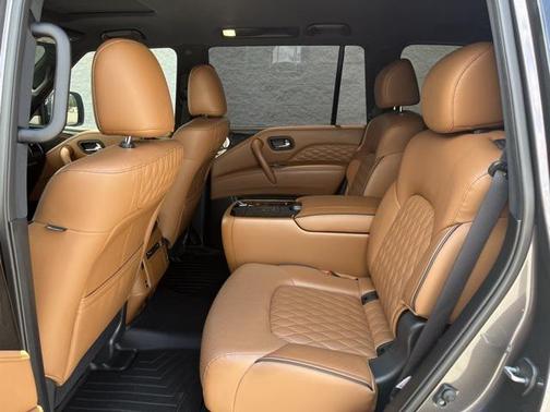2024 INFINITI QX80 SENSORY AWD