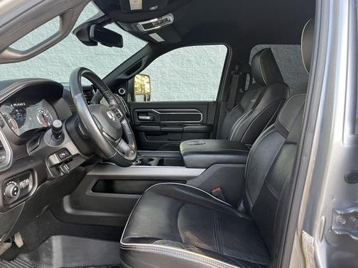 2023 RAM 2500 Laramie Crew Cab 4x4 6'4' Box