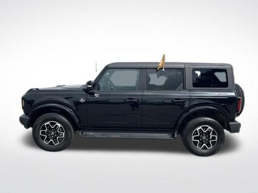 Shadow Black 2025 Ford Bronco Outer Banks