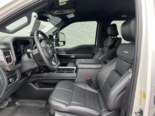2025 Ford F-250 Platinum