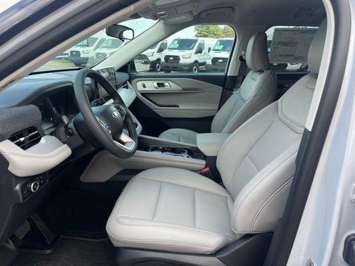 Space White Metallic 2026 Ford Explorer Active