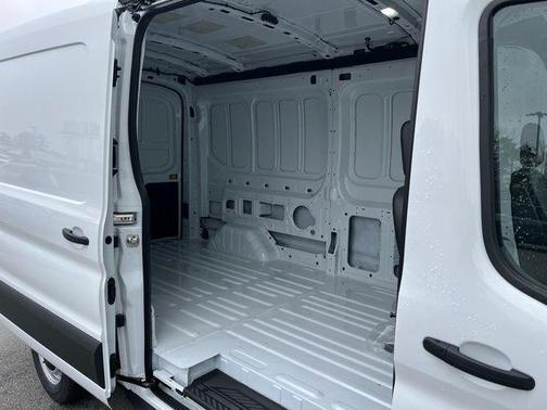Oxford White 2026 Ford Transit-250 Base