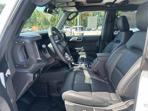 Oxford White 2026 Ford Bronco Badlands