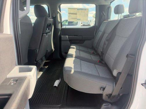 Oxford White 2027 Ford F-250 XL