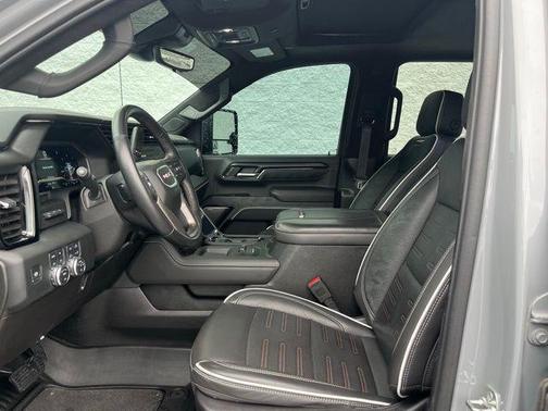 2025 GMC Sierra 2500 AT4X