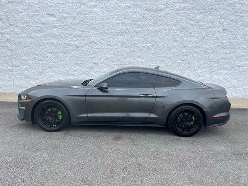 2020 Ford Mustang EcoBoost