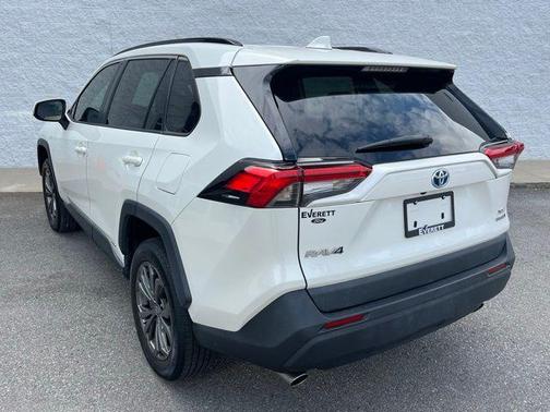 2022 Toyota RAV4 Hybrid XLE Premium