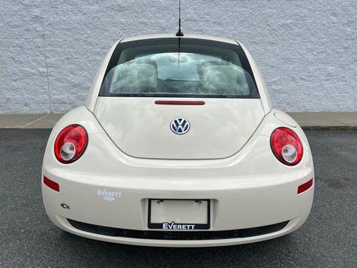 2010 Volkswagen New Beetle 2.5L