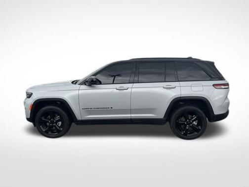 Silver Zynith 2023 Jeep Grand Cherokee Altitude
