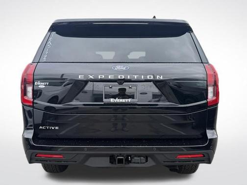 Agate Black Metallic 2026 Ford Expedition Active