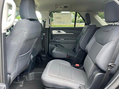 Agate Black Metallic 2026 Ford Explorer Active