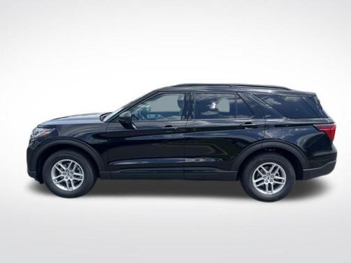 Agate Black Metallic 2026 Ford Explorer Active
