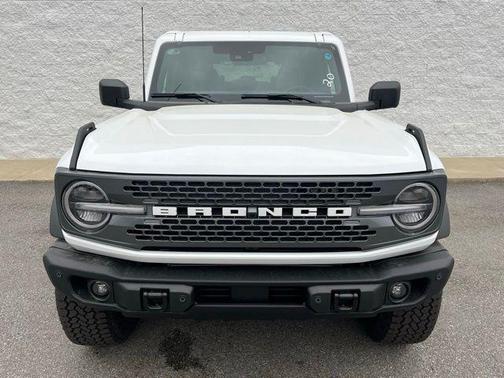 Oxford White 2026 Ford Bronco Badlands