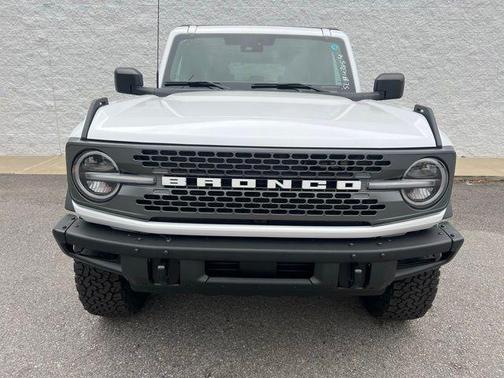 Oxford White 2025 Ford Bronco Badlands