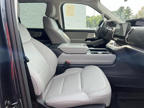 2025 Ford Expedition Max Active 4x2