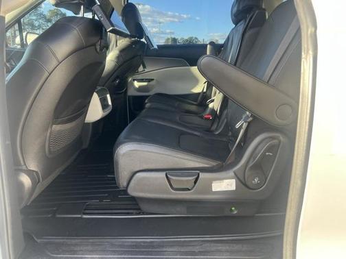 2022 Kia Carnival LXS